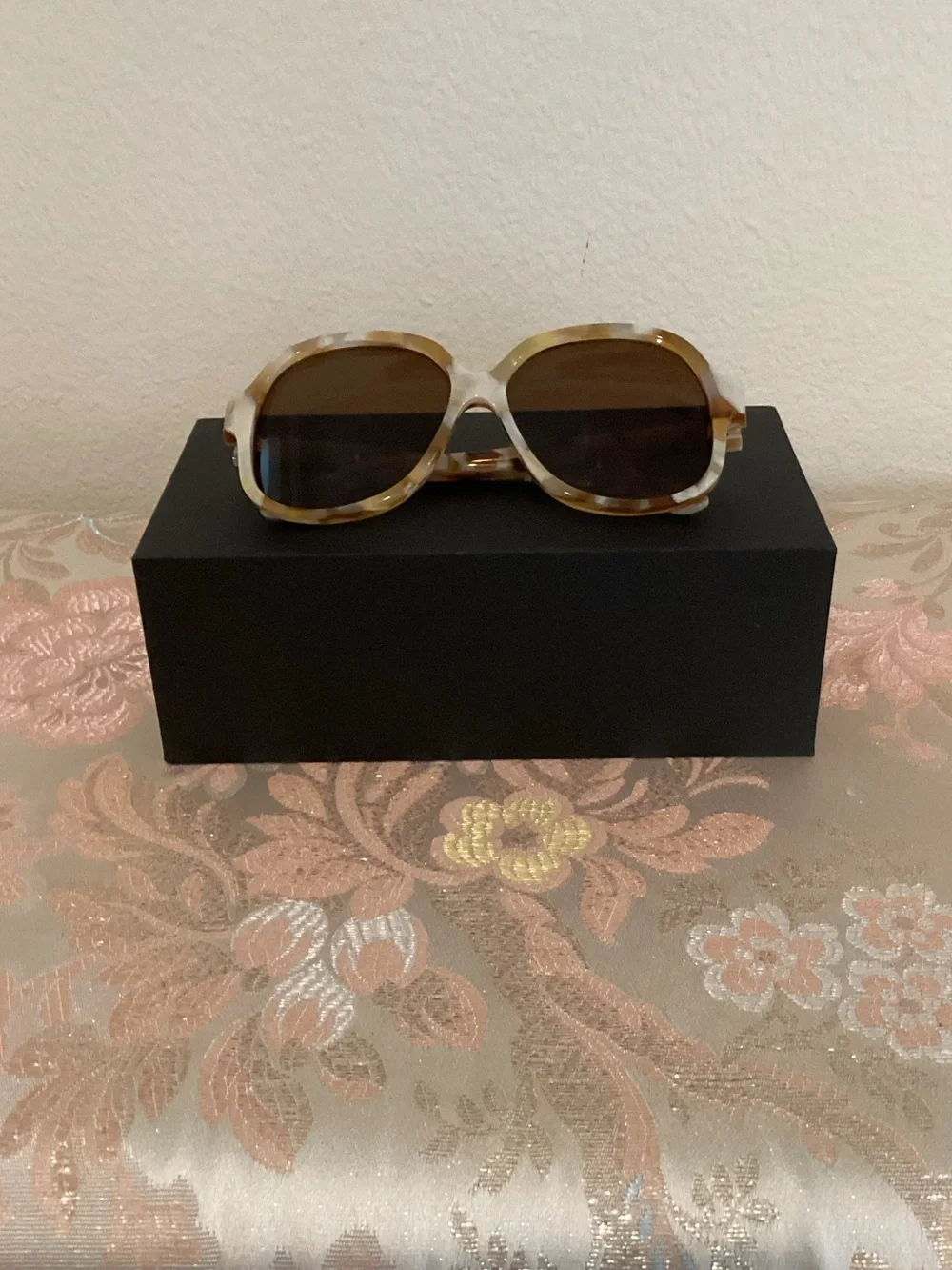 Valentino Garavani Patterned Sunglasses